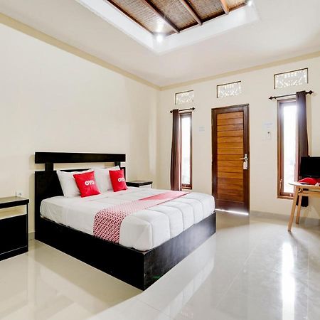 Oyo 90711 Blembong Homestay Jimbaran Exteriör bild