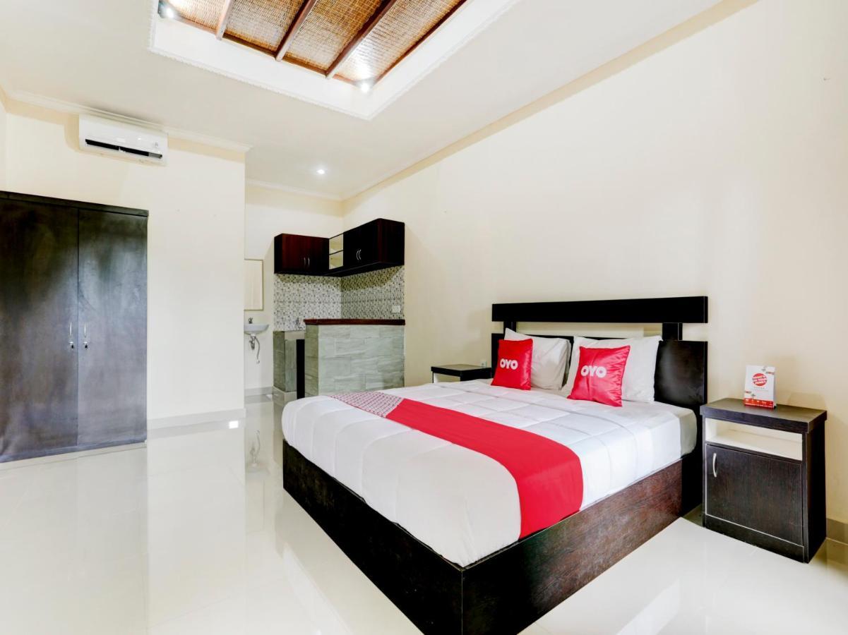 Oyo 90711 Blembong Homestay Jimbaran Exteriör bild